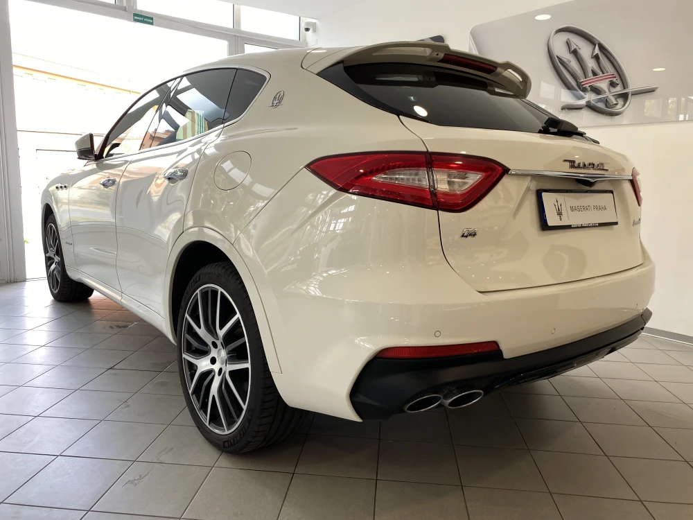 Maserati Levante foto 5