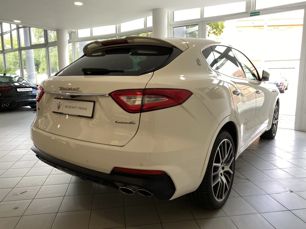 Maserati Levante foto 7