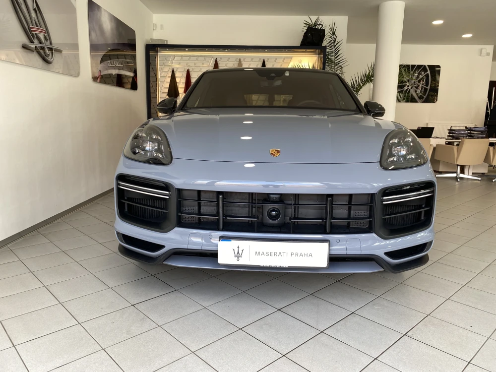 Porsche Cayenne Turbo GT foto 2