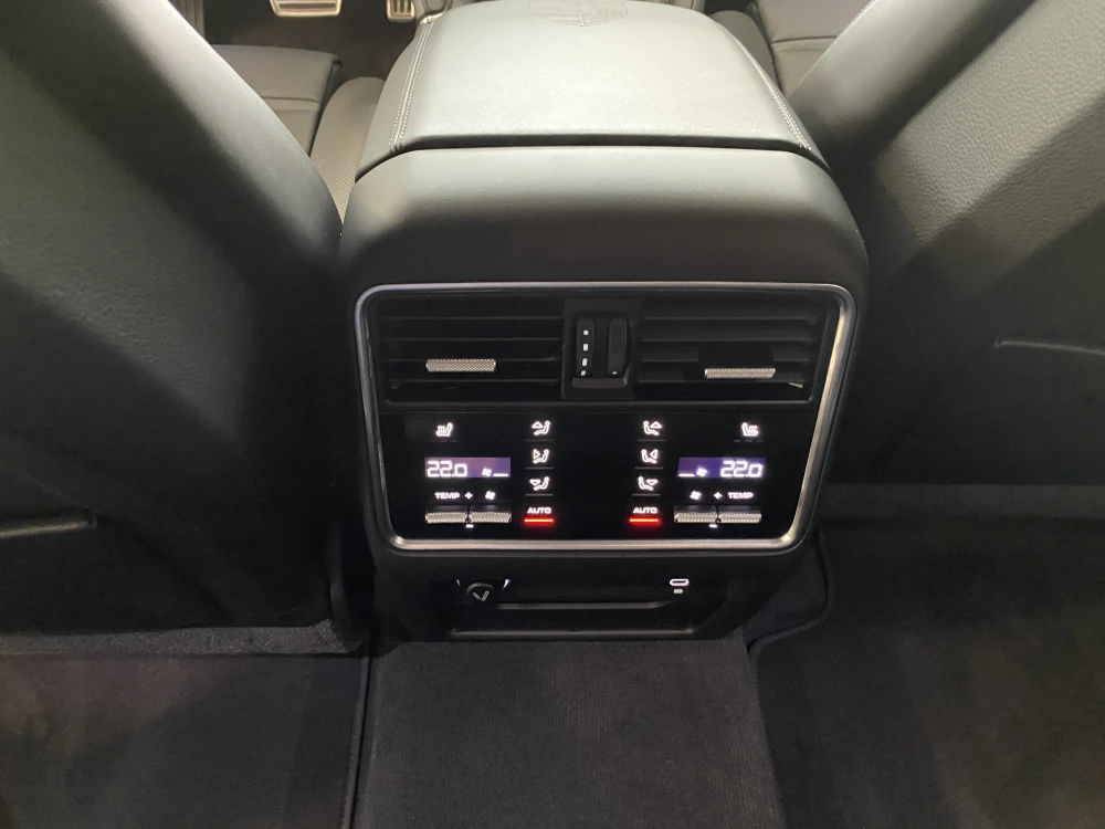 Porsche Cayenne Turbo GT foto 22