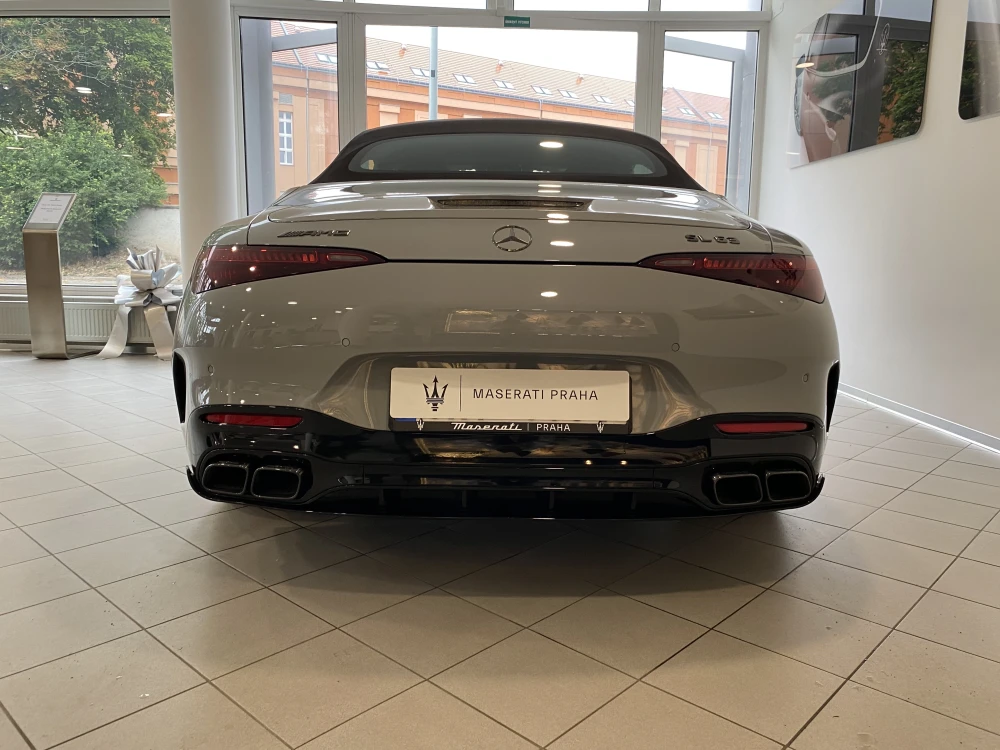 Mercedes-Benz SL 63 AMG 4Matic foto 6