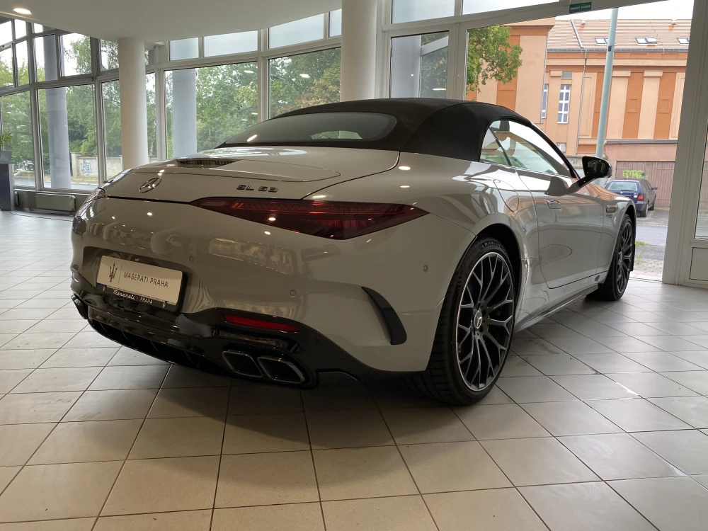 Mercedes-Benz SL 63 AMG 4Matic foto 7