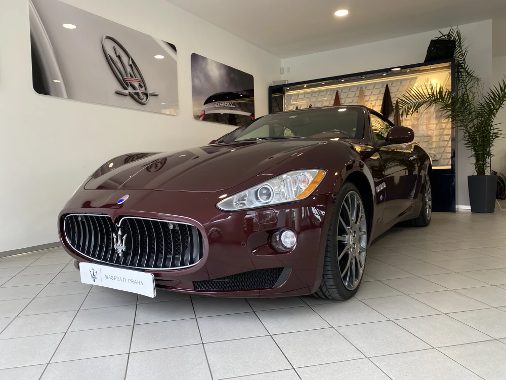 Maserati GranCabrio foto 1
