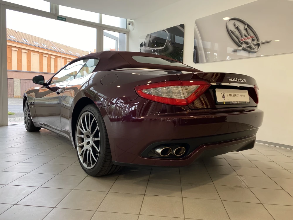 Maserati GranCabrio foto 8