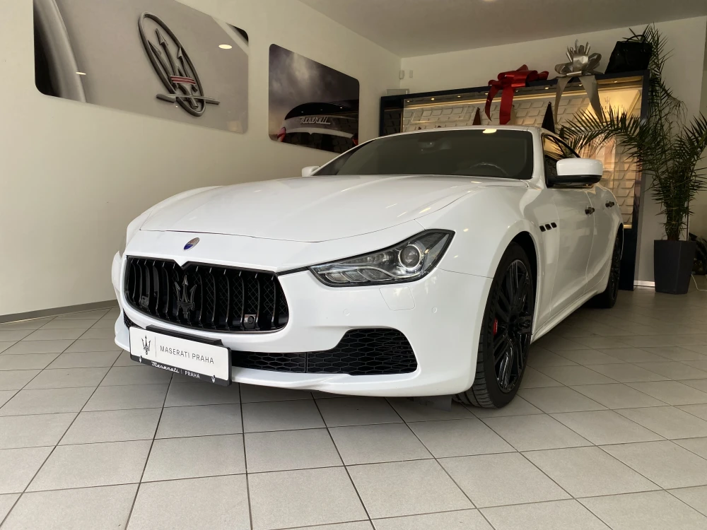 Maserati Ghibli foto 1