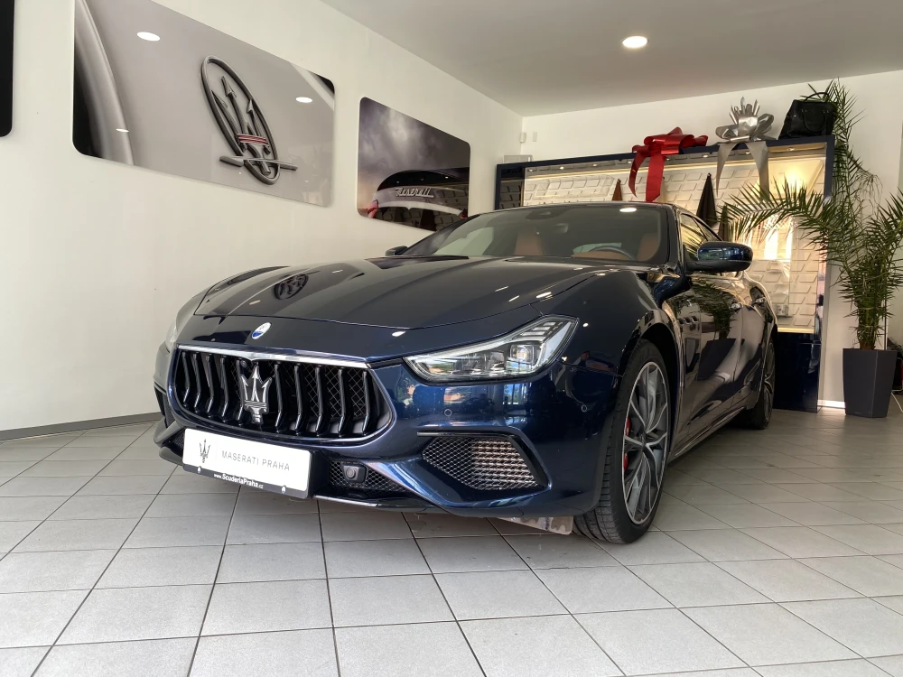 Maserati Ghibli foto 1
