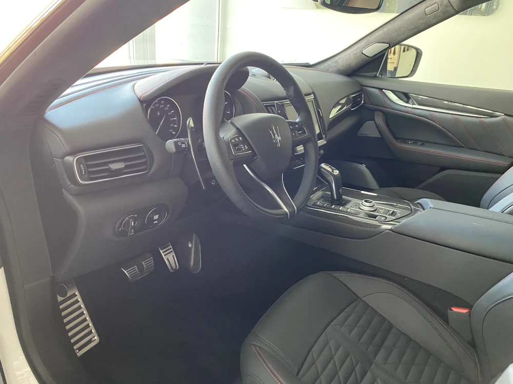 Maserati Levante foto 10