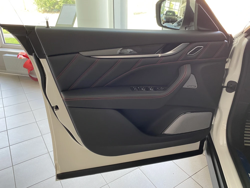 Maserati Levante foto 15