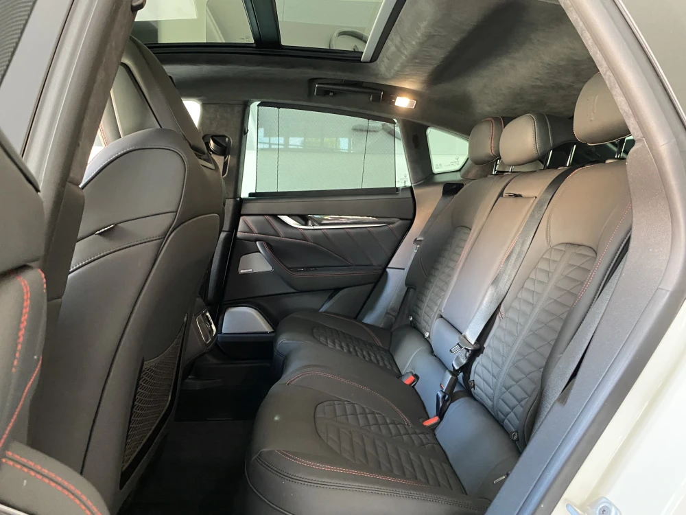 Maserati Levante foto 16