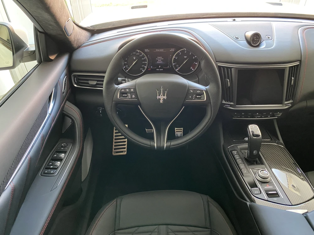 Maserati Levante foto 12
