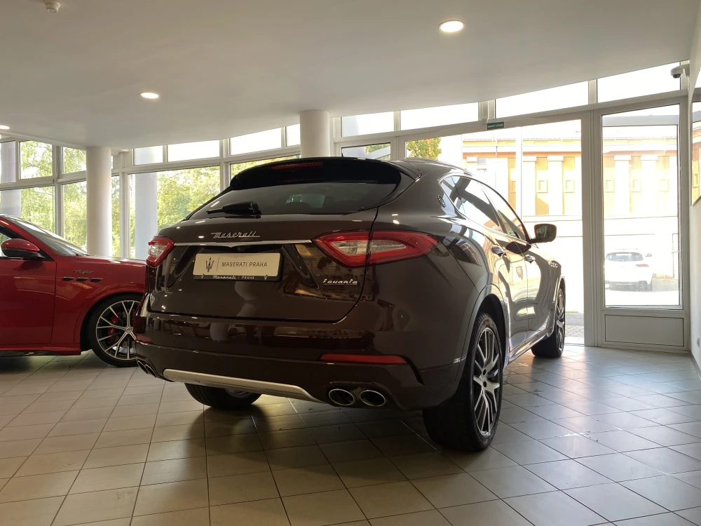 Maserati Levante foto 6