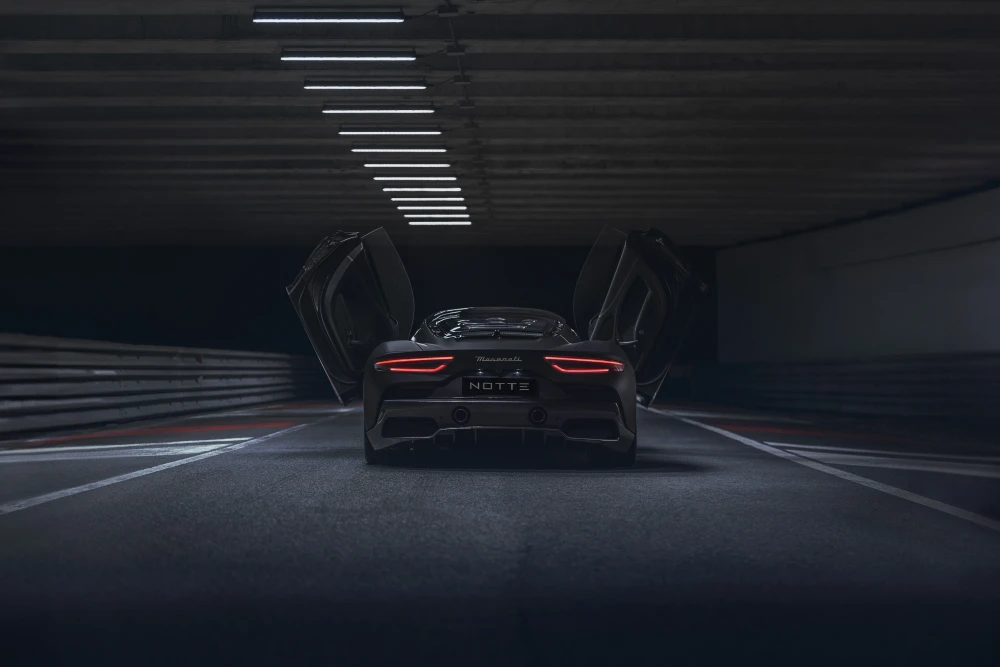 Maserati MC20 foto 7