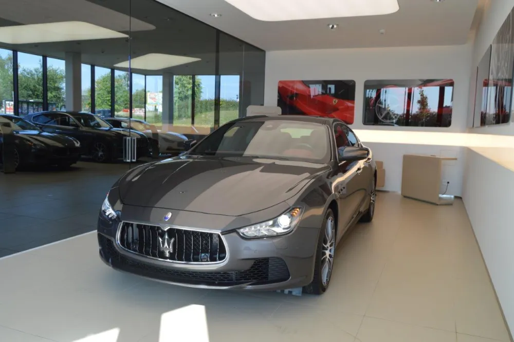 Maserati Ghibli foto 1