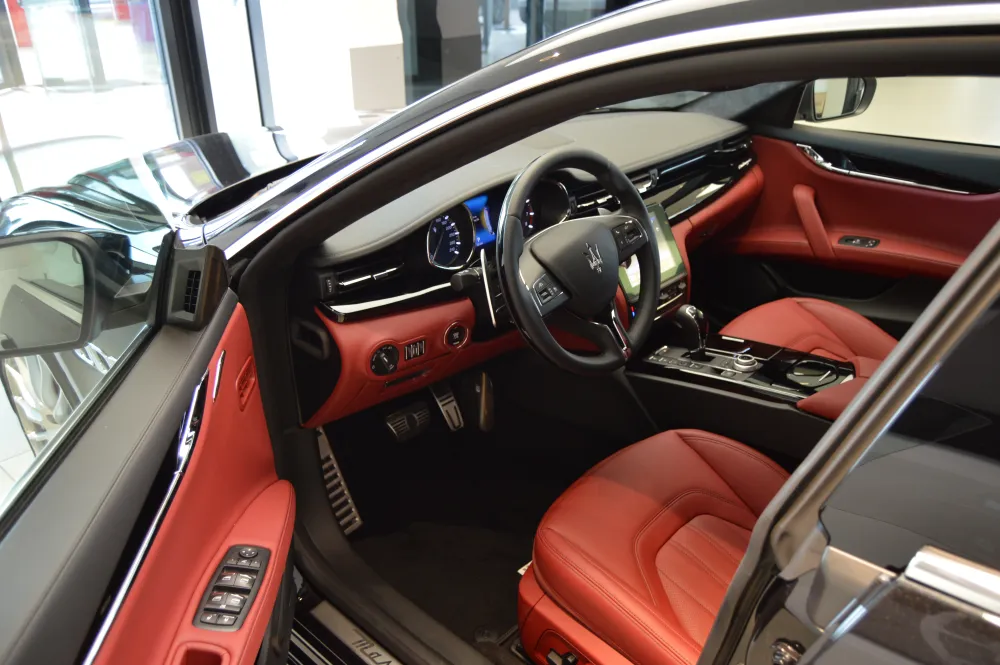 Maserati Quattroporte foto 6