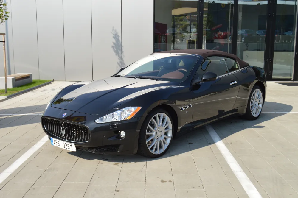 Maserati GranCabrio foto 1