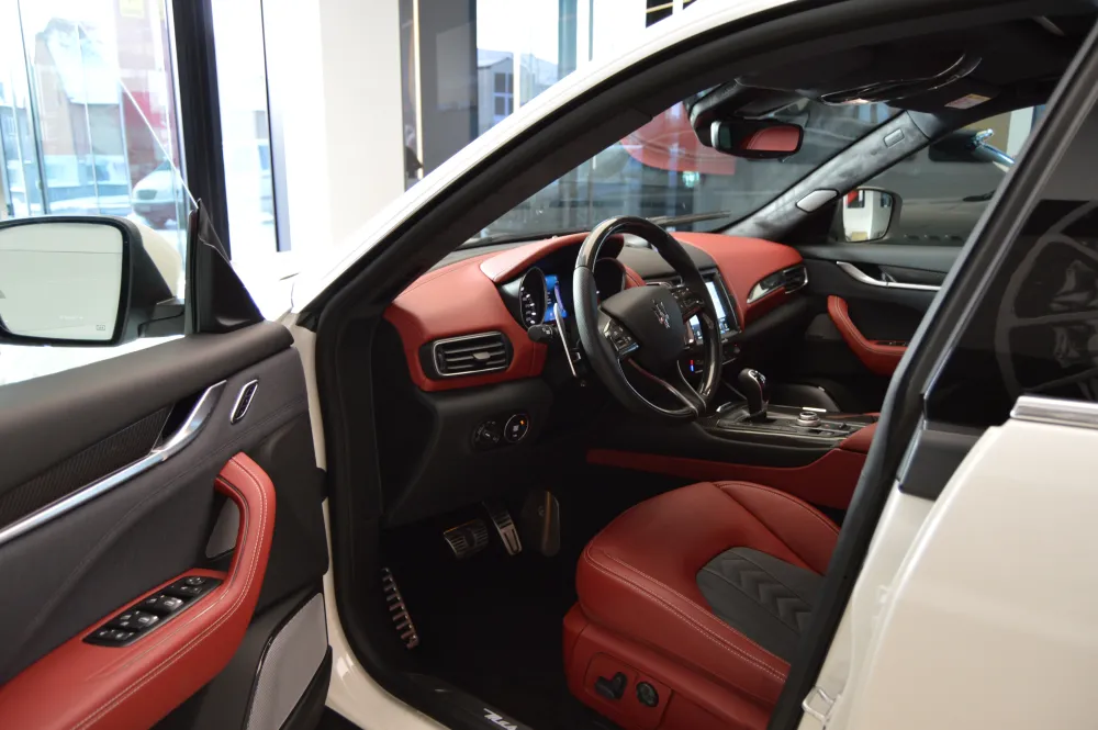Maserati Levante foto 6
