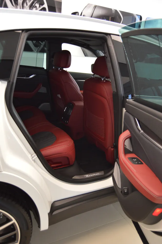 Maserati Levante foto 9