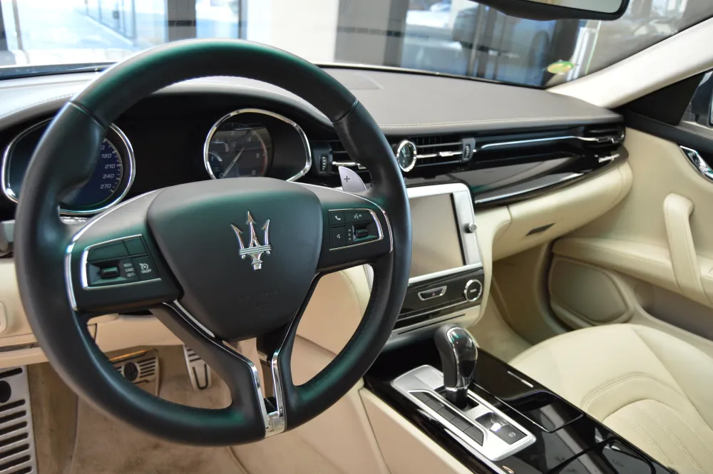 Maserati Quattroporte foto 13