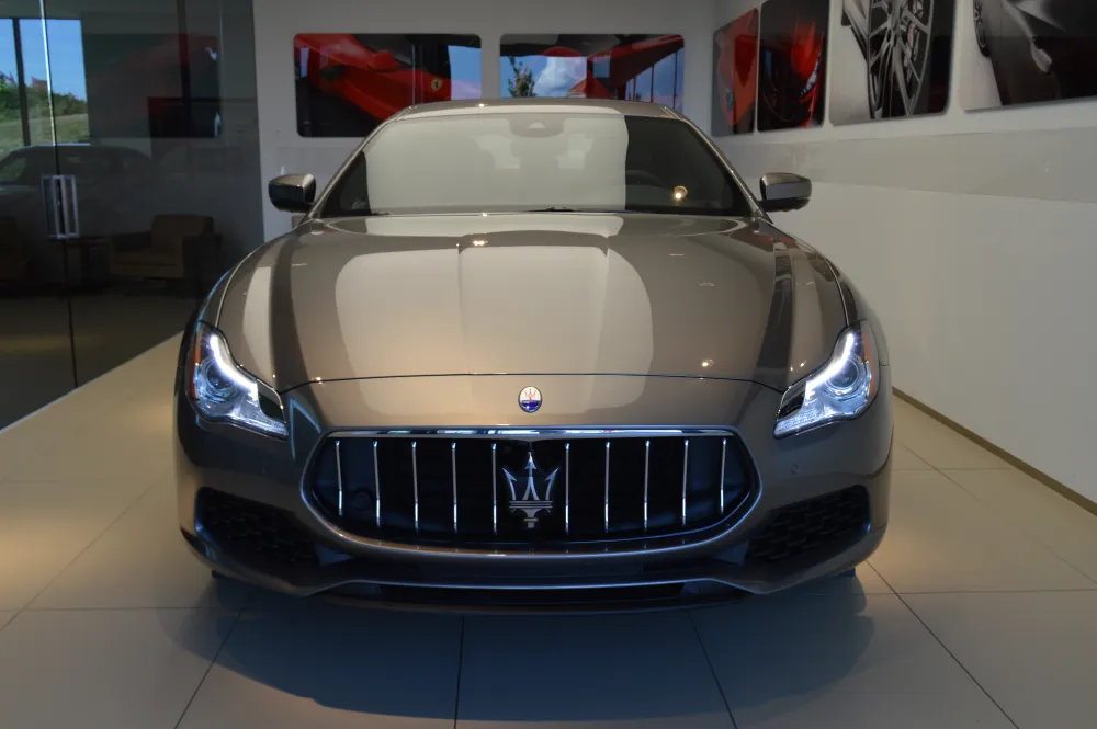 Maserati Quattroporte foto 1