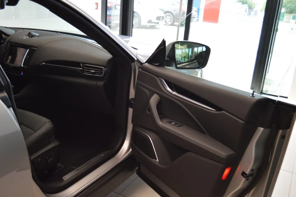 Maserati Levante foto 11