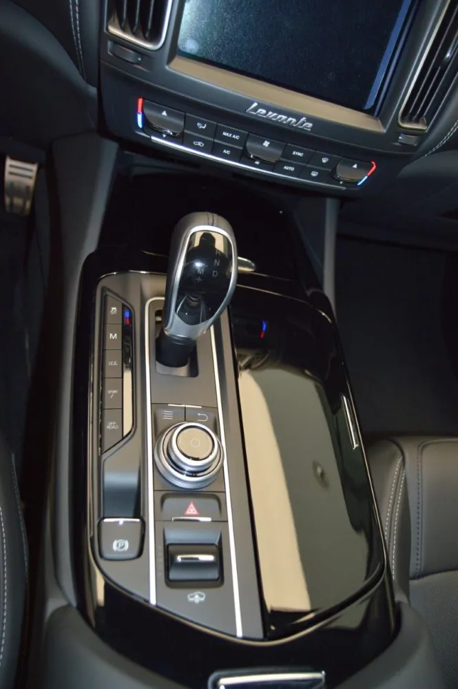 Maserati Levante foto 13