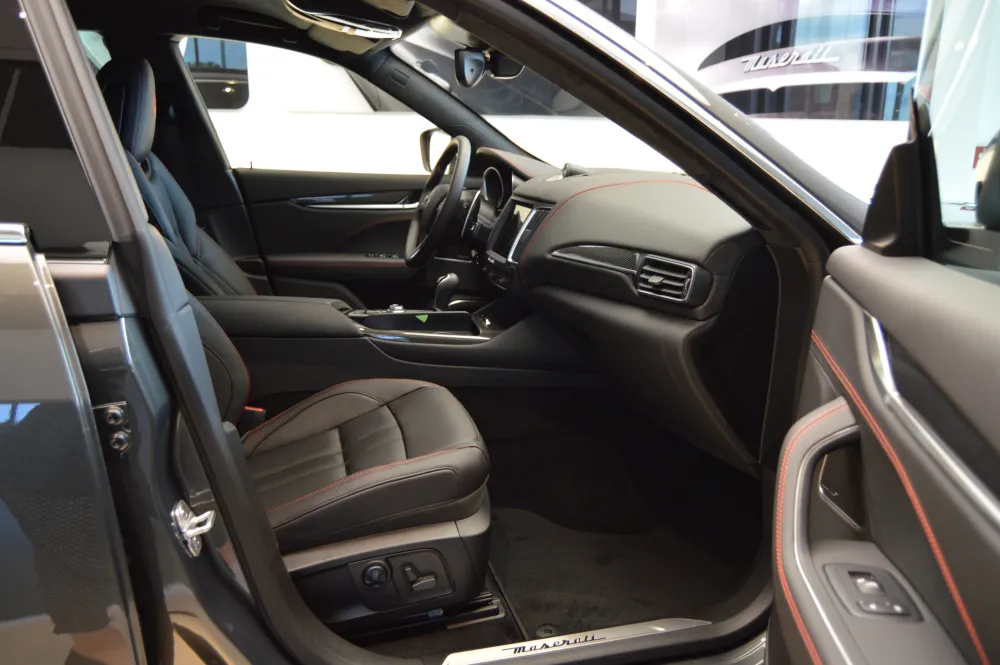 Maserati Levante foto 8