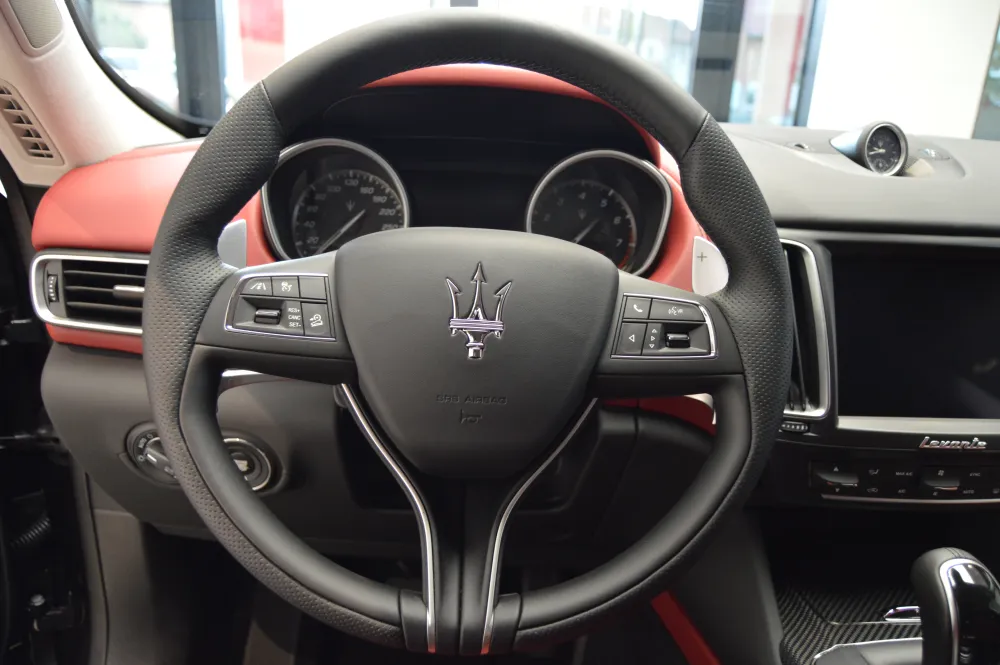 Maserati Levante foto 11