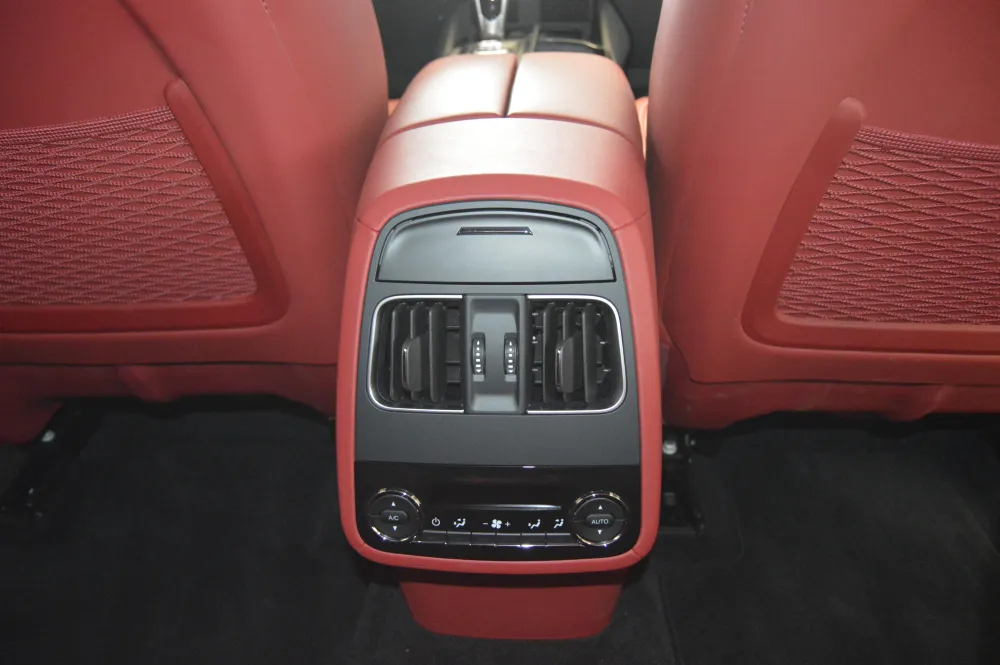 Maserati Levante foto 15