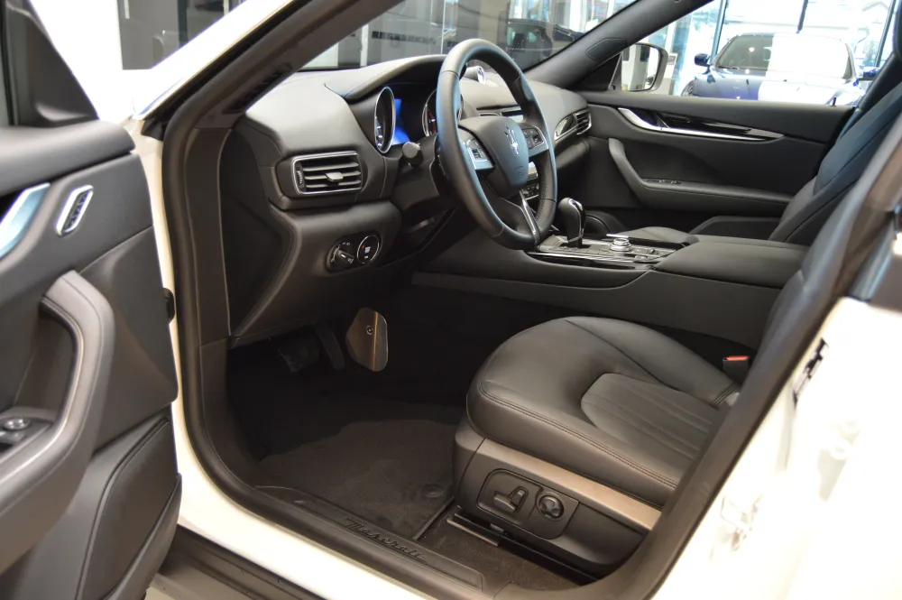 Maserati Levante foto 6