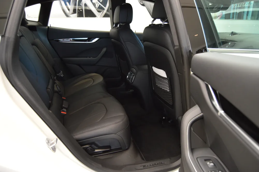 Maserati Levante foto 10