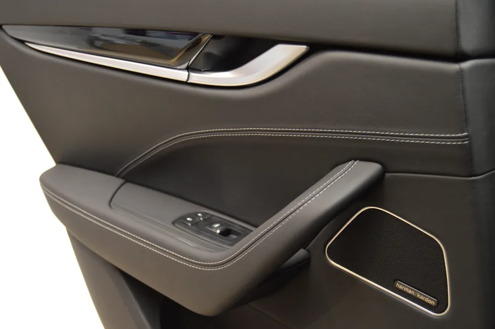 Maserati Levante foto 11