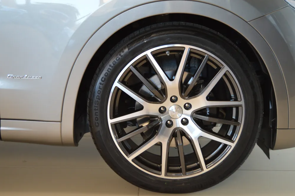 Maserati Levante foto 12