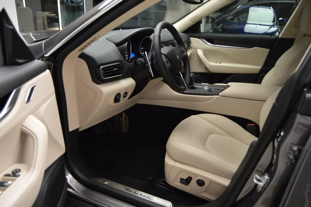 Maserati Levante foto 6