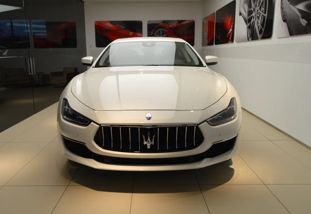 Maserati Ghibli foto 1