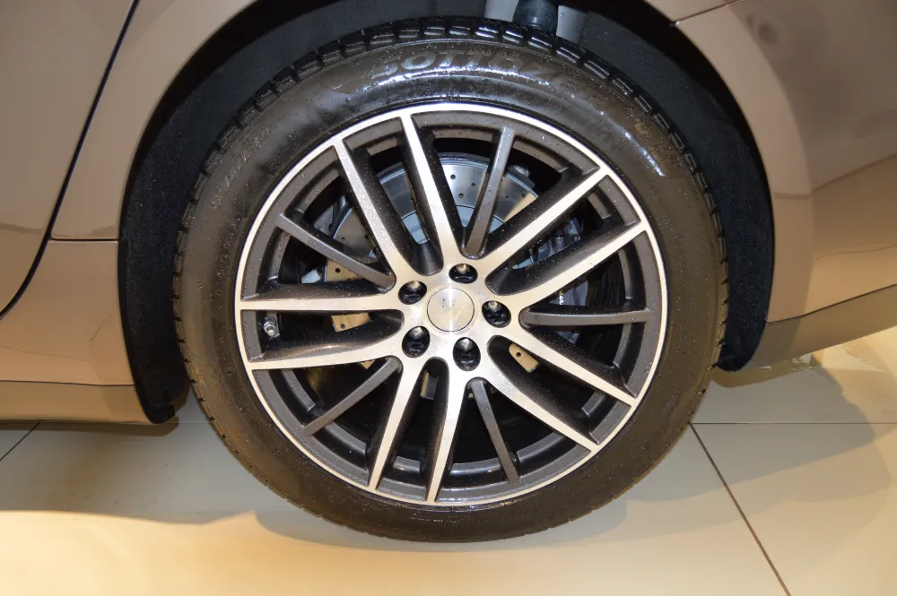 Maserati Ghibli foto 16