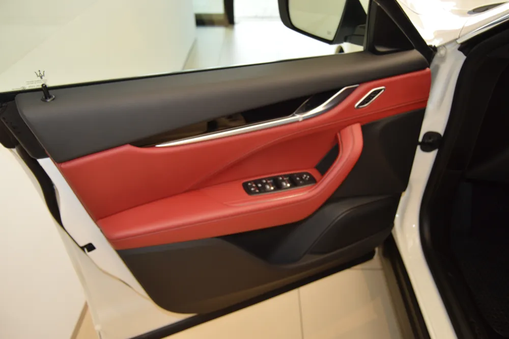 Maserati Levante foto 12