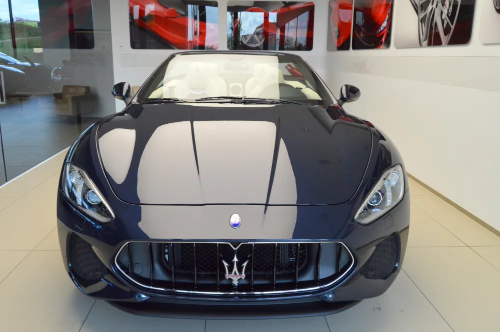 Maserati GranCabrio foto 1