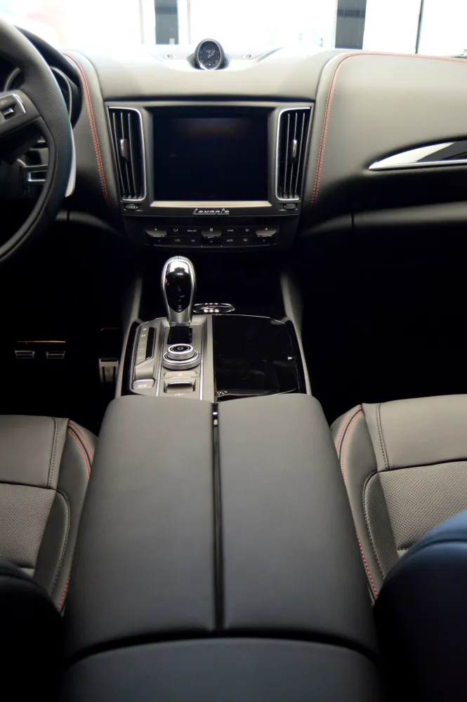 Maserati Levante foto 8