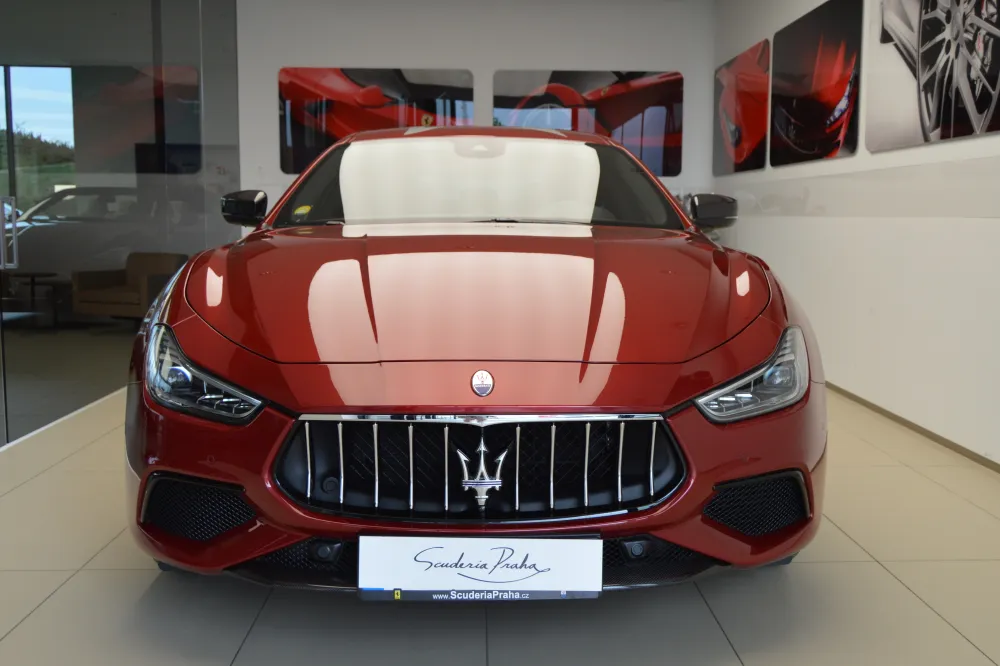 Maserati Ghibli foto 1