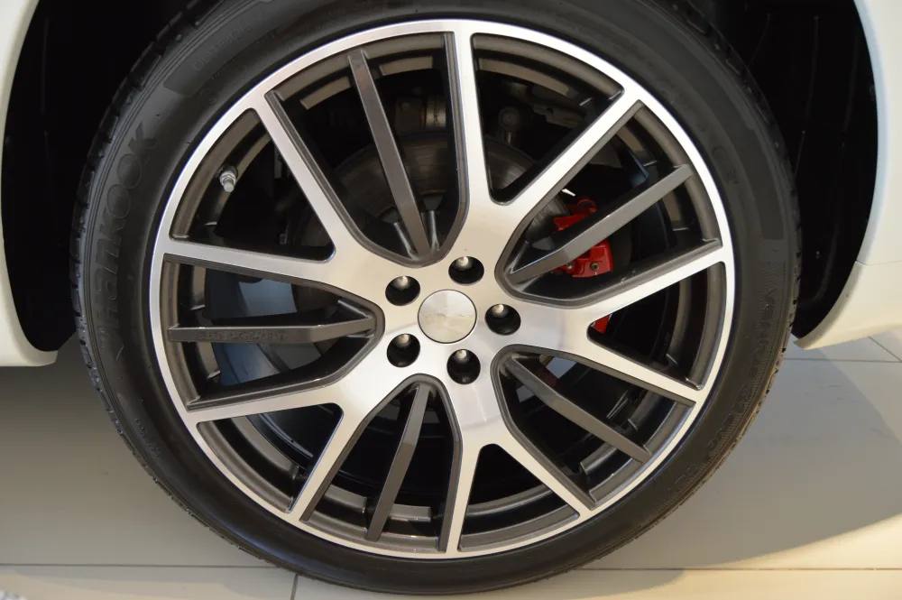 Maserati Levante foto 16
