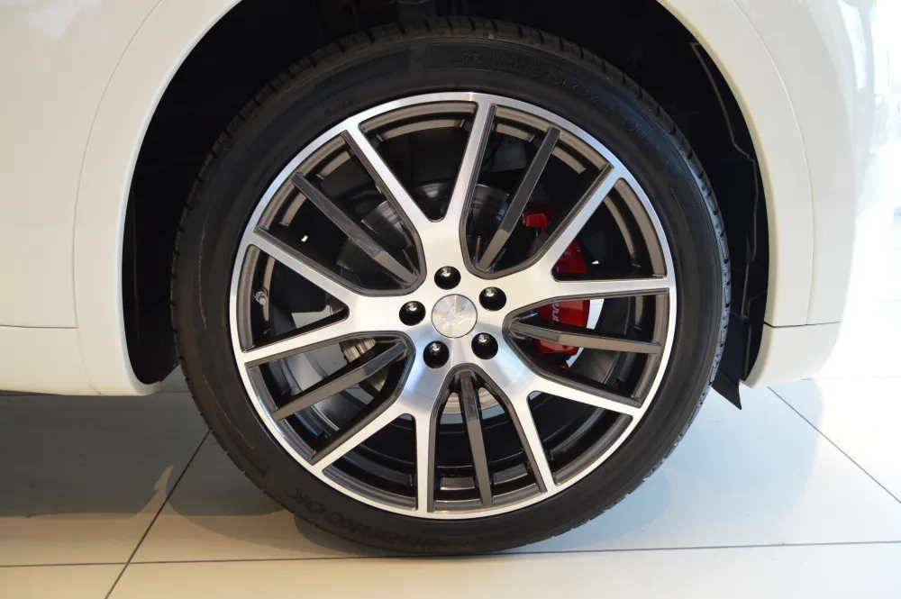 Maserati Levante foto 13