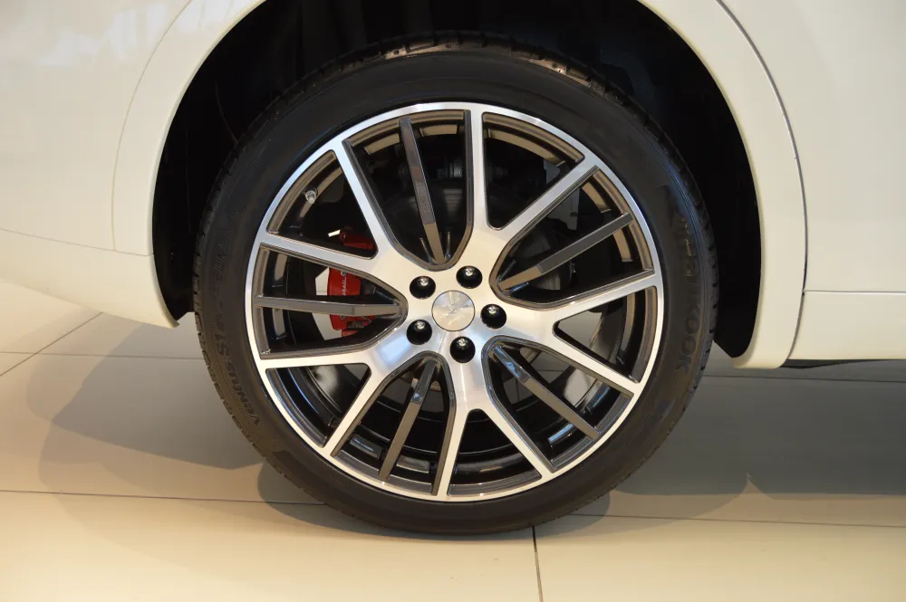 Maserati Levante foto 15