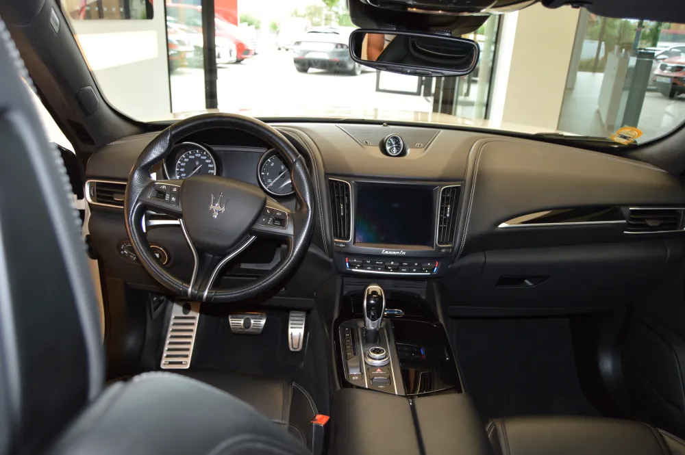 Maserati Levante foto 2
