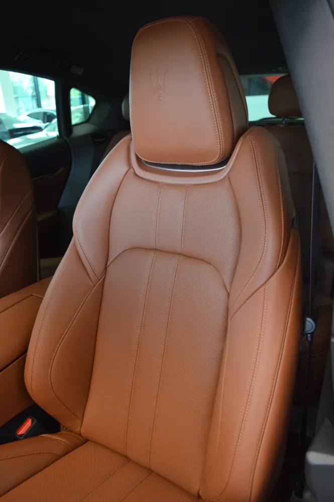 Maserati Levante foto 10