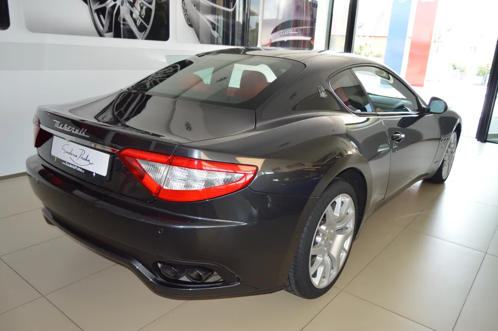 Maserati GranTurismo foto 2