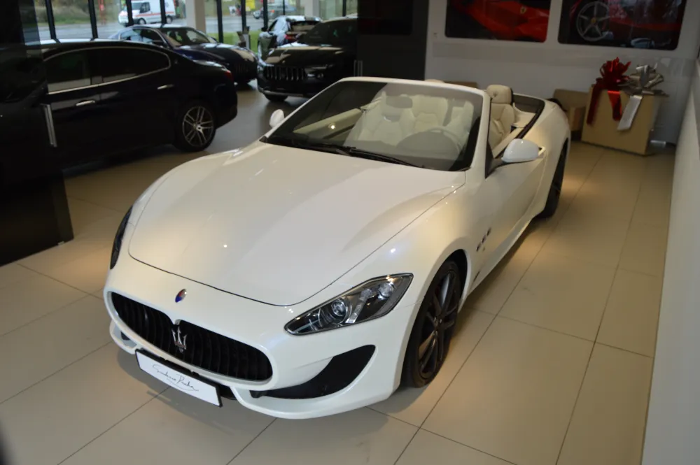 Maserati GranCabrio foto 1