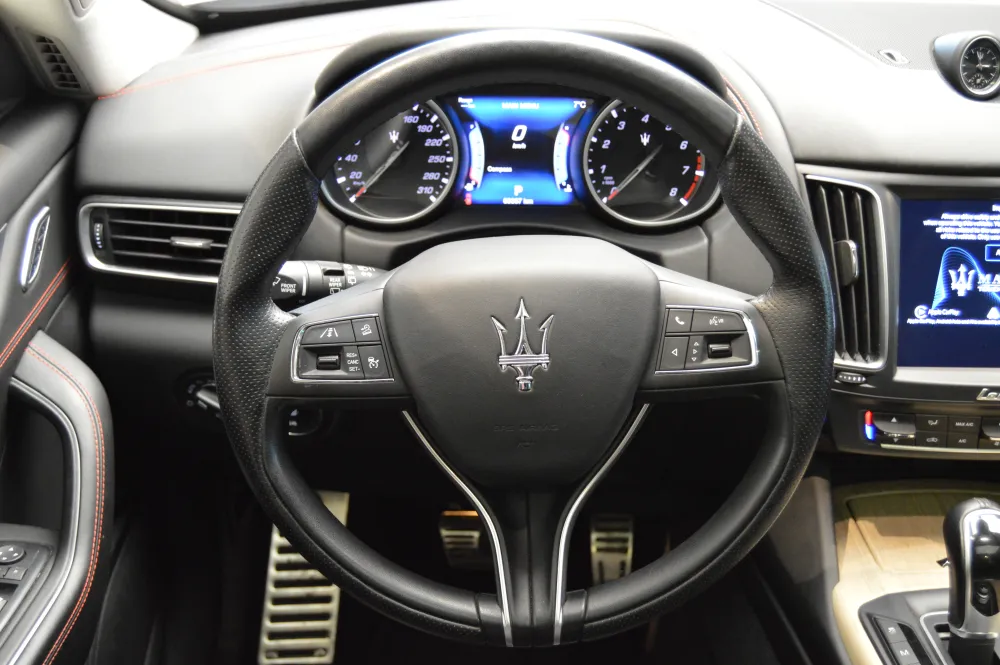 Maserati Levante foto 9