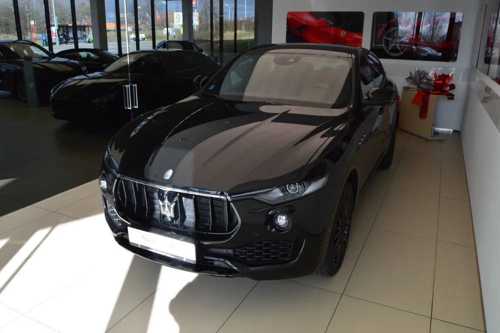 Maserati Levante foto 1