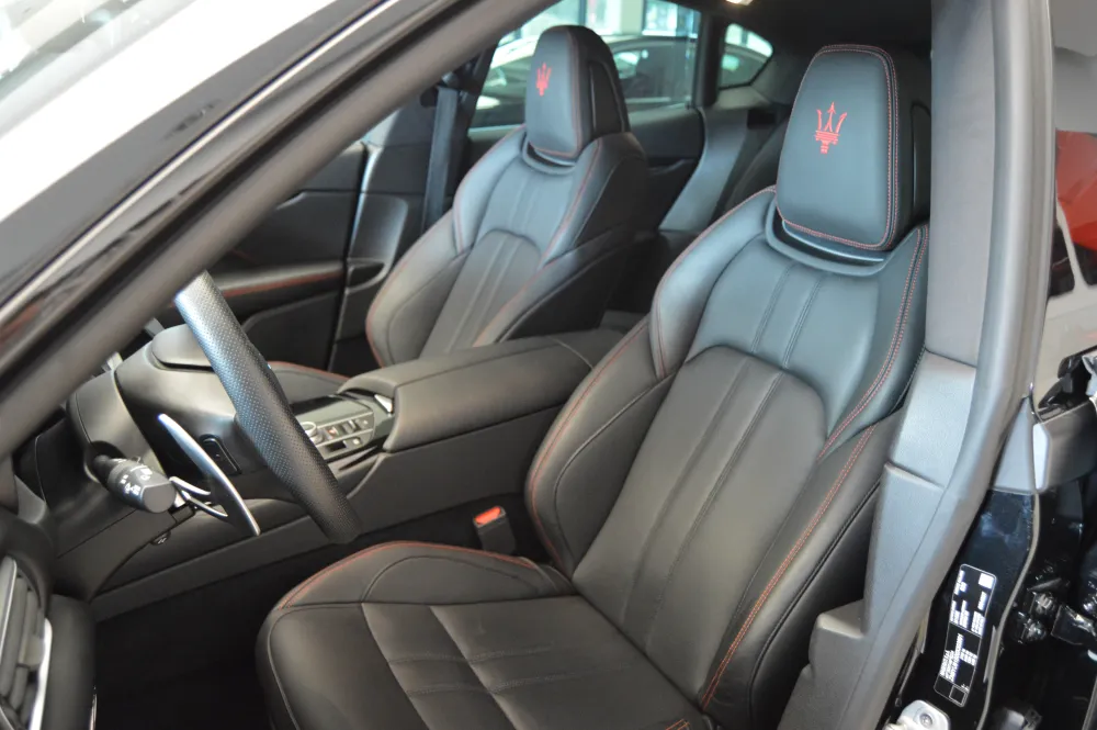 Maserati Levante foto 10