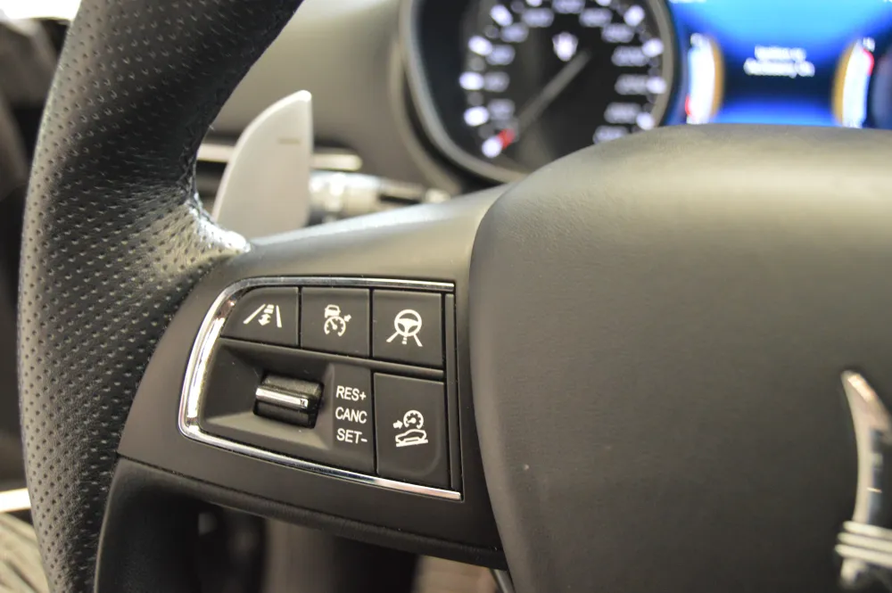 Maserati Levante foto 12